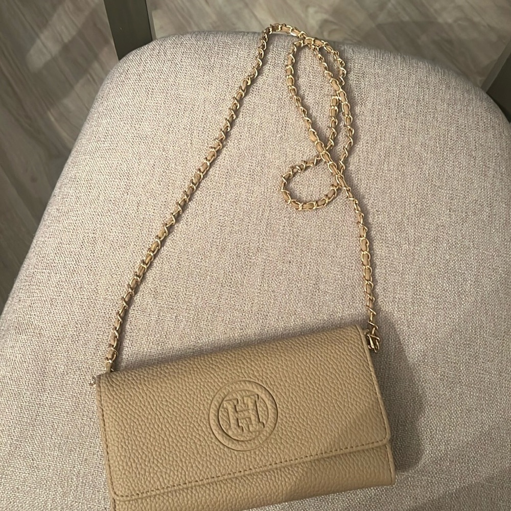 Crossbody wallet